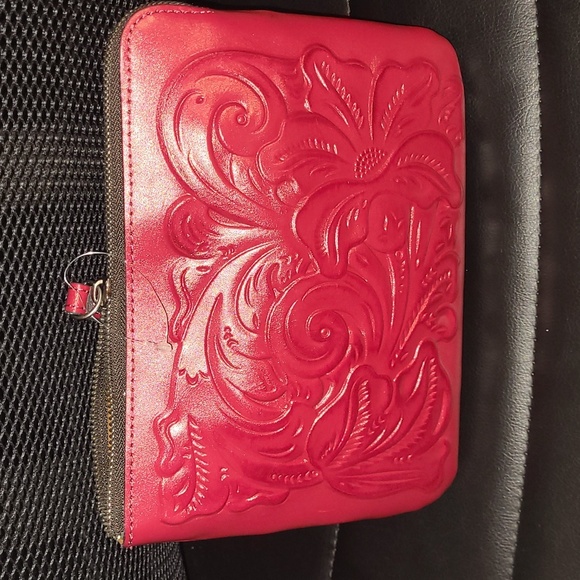 Happy Holidays Giftaway $450 Retail - Picture 5 of 11